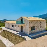 Villa Nava - Nestled In Olive Trees With Private Pool, By Zantewize Alykes (Zakynthos)