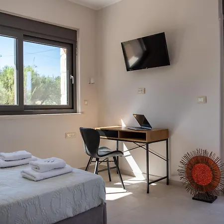 Nava - Nestled In Olive Trees With Private Pool, By Zantewize * 알리케스