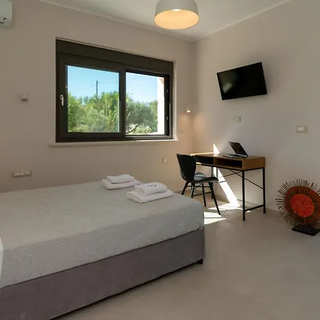 Nava - Nestled In Olive Trees With Private Pool, By Zantewize 빌라