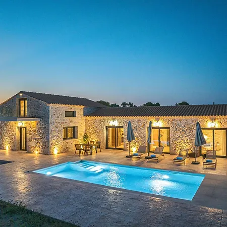 Nava - Nestled In Olive Trees With Private Pool, By Zantewize Villa *