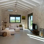 Nava - Nestled In Olive Trees With Private Pool, By Zantewize Alykes (Zakynthos)