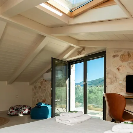 Vila Nava - Nestled In Olive Trees With Private Pool, By Zantewize