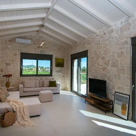 Vila Nava - Nestled In Olive Trees With Private Pool, By Zantewize Alykes (Zakynthos)