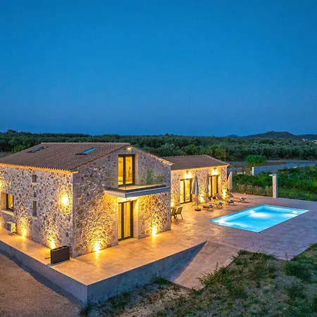 Nava - Nestled In Olive Trees With Private Pool, By Zantewize Villa *
