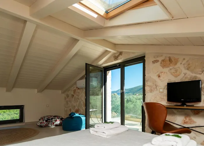 别墅 Nava - Nestled In Olive Trees With Private Pool, By Zantewize
