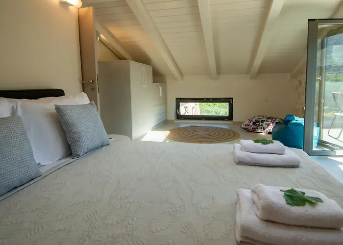 别墅 Nava - Nestled In Olive Trees With Private Pool, By Zantewize *