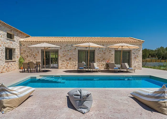 Nava - Nestled In Olive Trees With Private Pool, By Zantewize 别墅 阿里克斯